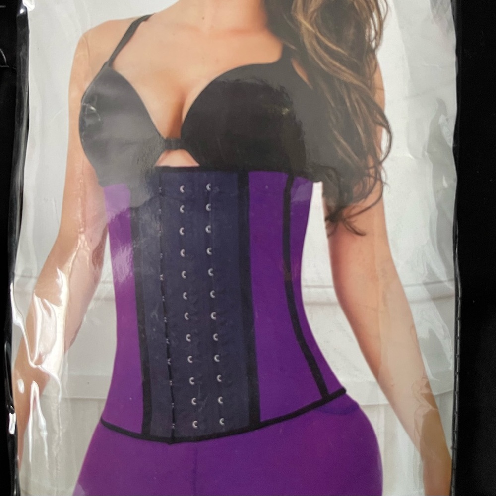 Waist trainer brand new never worn